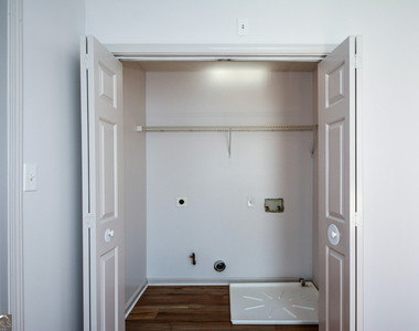 5460 Hampton Court - Photo Thumbnail 26