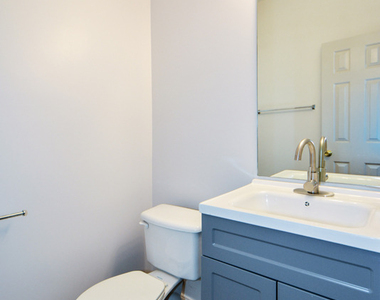 5460 Hampton Court - Photo Thumbnail 9