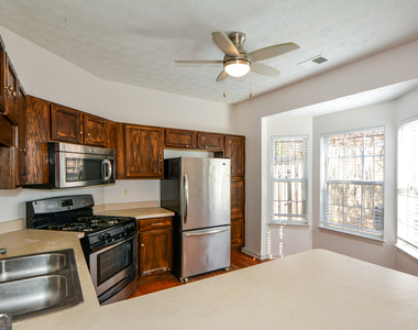 5460 Hampton Court - Photo Thumbnail 17