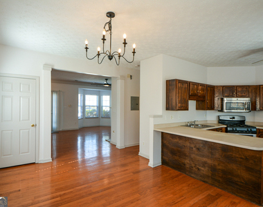 5460 Hampton Court - Photo Thumbnail 12