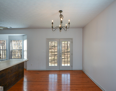 5460 Hampton Court - Photo Thumbnail 10
