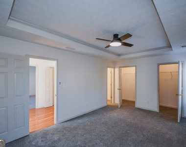 5460 Hampton Court - Photo Thumbnail 28