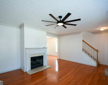 5460 Hampton Court - Photo Thumbnail 4