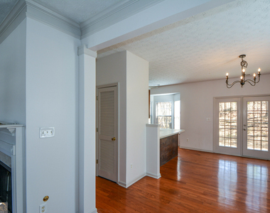 5460 Hampton Court - Photo Thumbnail 11