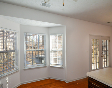 5460 Hampton Court - Photo Thumbnail 20