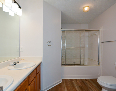5460 Hampton Court - Photo Thumbnail 33