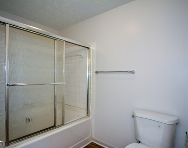 5460 Hampton Court - Photo Thumbnail 36