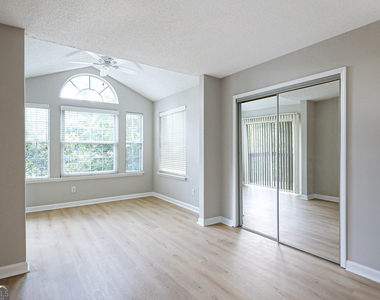 901 Wentworth Court - Photo Thumbnail 11