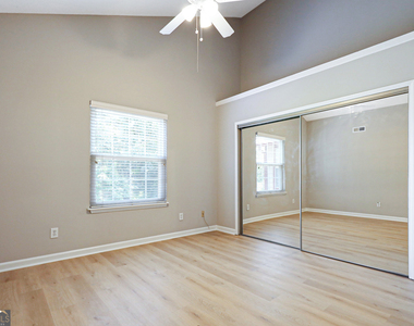 901 Wentworth Court - Photo Thumbnail 16