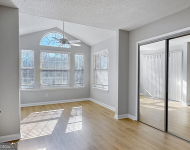 901 Wentworth Court - Photo Thumbnail 12
