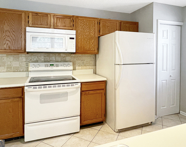 901 Wentworth Court - Photo Thumbnail 10