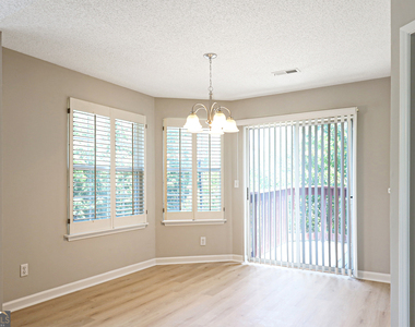 901 Wentworth Court - Photo Thumbnail 5