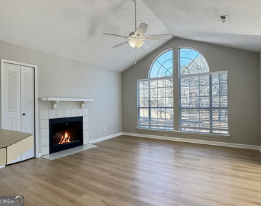 901 Wentworth Court - Photo Thumbnail 3