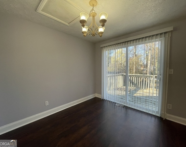 1001 Traymore Drive - Photo Thumbnail 3