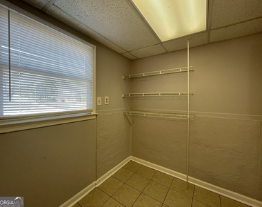 1001 Traymore Drive - Photo Thumbnail 13