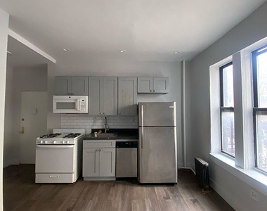 1047 Hoe Avenue - Photo Thumbnail 2