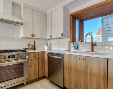 113 Central Avenue - Photo Thumbnail 7