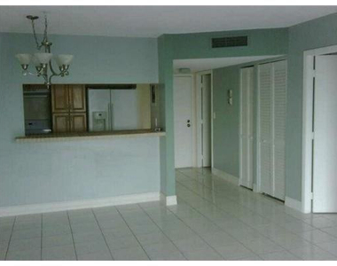 4164 Inverrary Drive - Photo Thumbnail 4