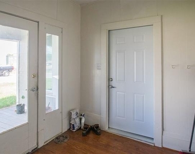 1017 Collier Street - Photo Thumbnail 12