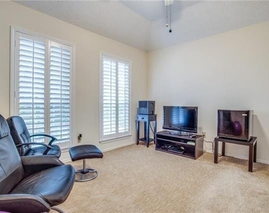 1405 Newbury Lane - Photo Thumbnail 21