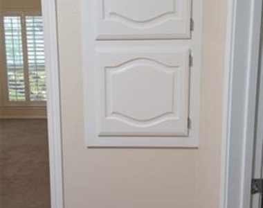 1405 Newbury Lane - Photo Thumbnail 8