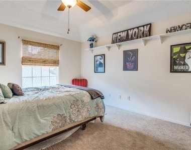 1405 Newbury Lane - Photo Thumbnail 15