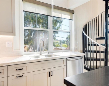 331 D Street - Photo Thumbnail 8