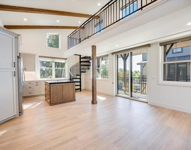327 D Street - Photo Thumbnail 5