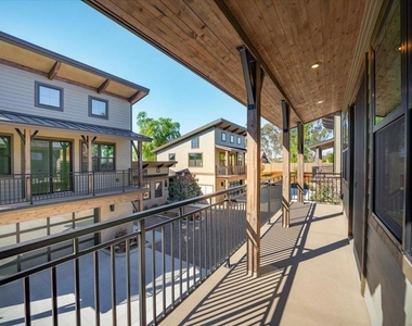 327 D Street - Photo Thumbnail 18