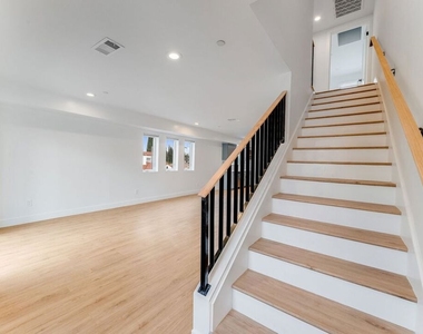 1802 1/2 S Highland Avenue - Photo Thumbnail 7