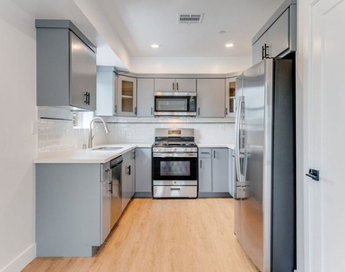 1802 1/2 S Highland Avenue - Photo Thumbnail 3