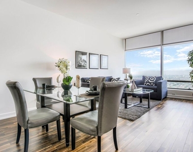 900 W Olympic Boulevard - Photo Thumbnail 5