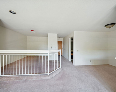 1519 N Martel Avenue - Photo Thumbnail 2