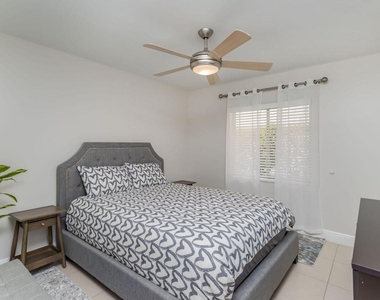 7572 Silver Woods Court - Photo Thumbnail 11