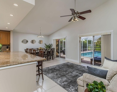 7572 Silver Woods Court - Photo Thumbnail 5