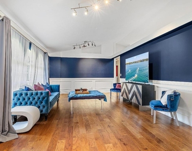 542 N Cypress Drive - Photo Thumbnail 2