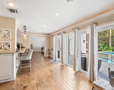 542 N Cypress Drive - Photo Thumbnail 9