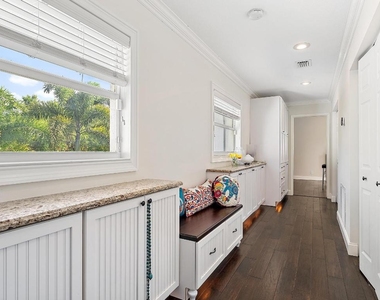 542 N Cypress Drive - Photo Thumbnail 14