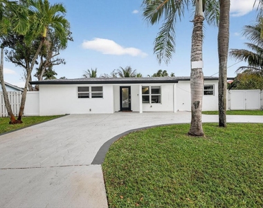 4540 Sw 28th Terrace - Photo Thumbnail 3