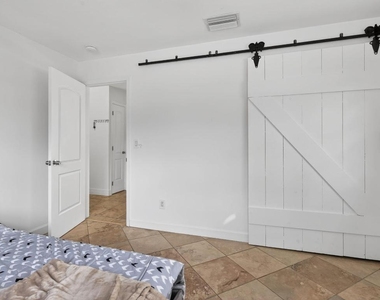 4540 Sw 28th Terrace - Photo Thumbnail 22