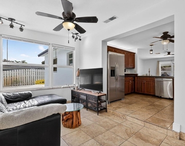 4540 Sw 28th Terrace - Photo Thumbnail 14