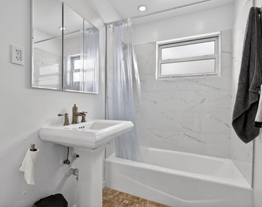 4540 Sw 28th Terrace - Photo Thumbnail 23