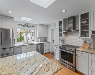 460 Sunrise Way - Photo Thumbnail 24