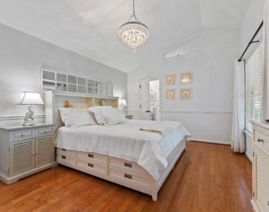 460 Sunrise Way - Photo Thumbnail 6