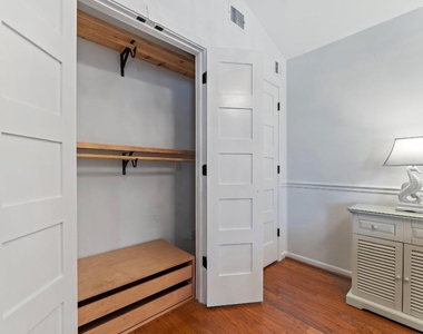460 Sunrise Way - Photo Thumbnail 9