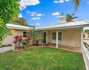 460 Sunrise Way - Photo Thumbnail 3