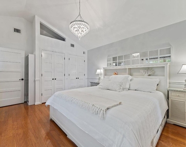 460 Sunrise Way - Photo Thumbnail 8
