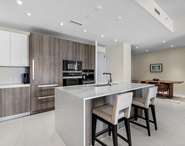 3100 N Ocean Drive - Photo Thumbnail 5