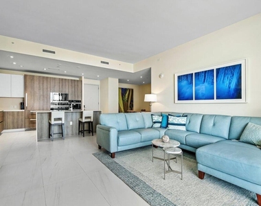 3100 N Ocean Drive - Photo Thumbnail 2
