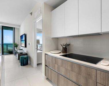 3100 N Ocean Drive - Photo Thumbnail 8
